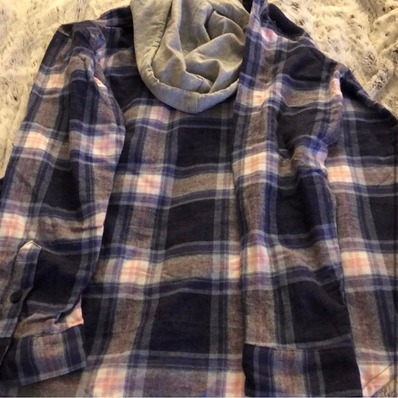 NWT medium women’s hooded blue plaid flannel shirt - Picture 4 of 4